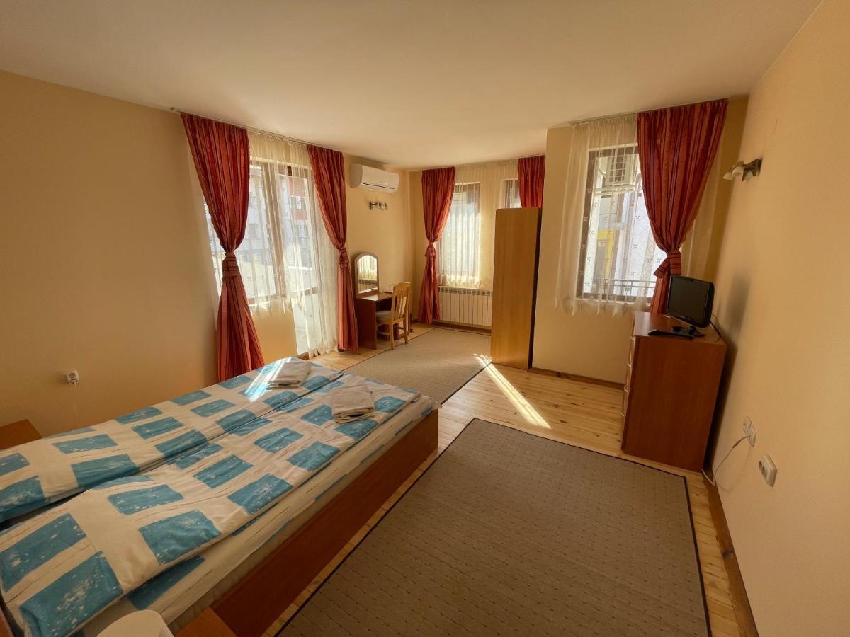 Guest Rooms Biju Trjavna Kültér fotó