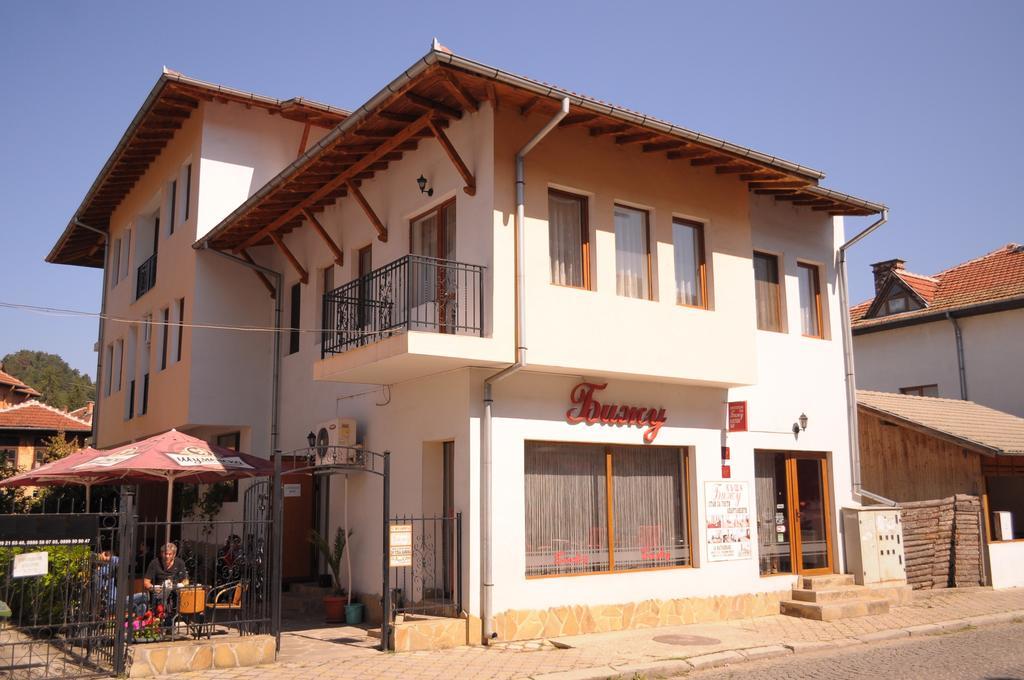 Guest Rooms Biju Trjavna Kültér fotó