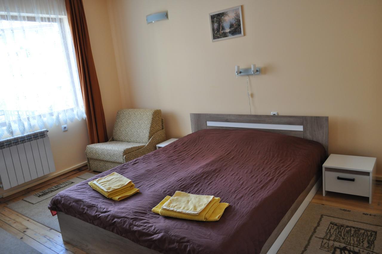 Guest Rooms Biju Trjavna Kültér fotó